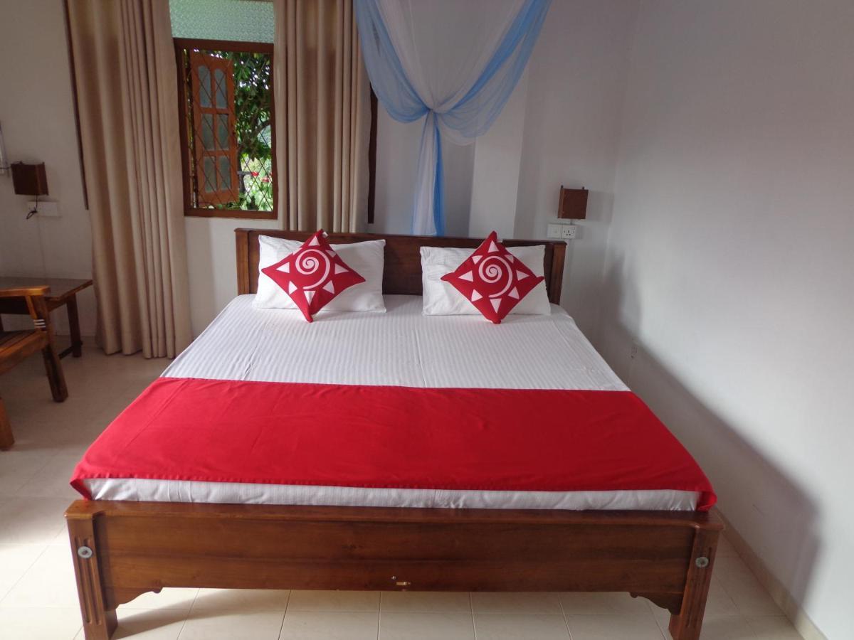 Nisha Homestay Inn Peradeniya Exterior photo