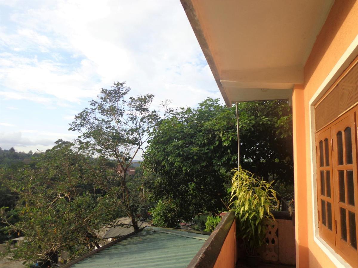 Nisha Homestay Inn Peradeniya Exterior photo