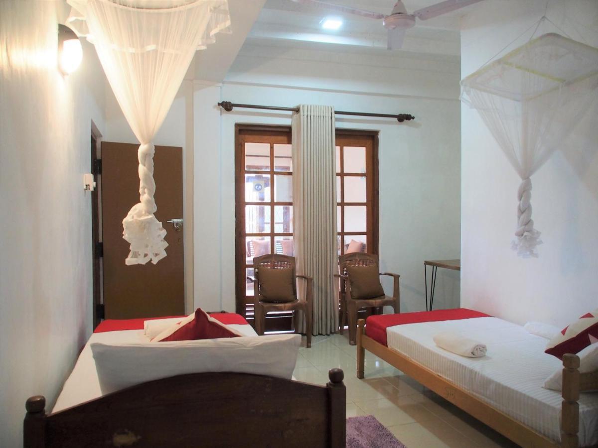 Nisha Homestay Inn Peradeniya Exterior photo